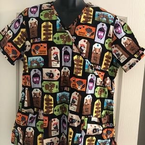 Forest Animal Print Scrub Top Size Large